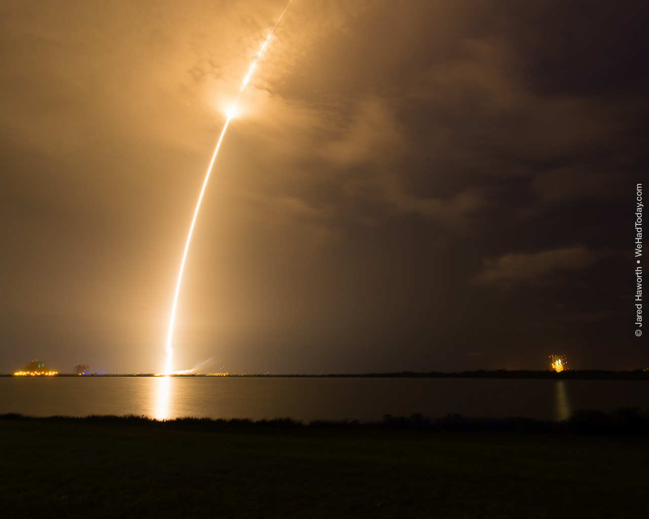 A long exposure of an Atlas V launch.