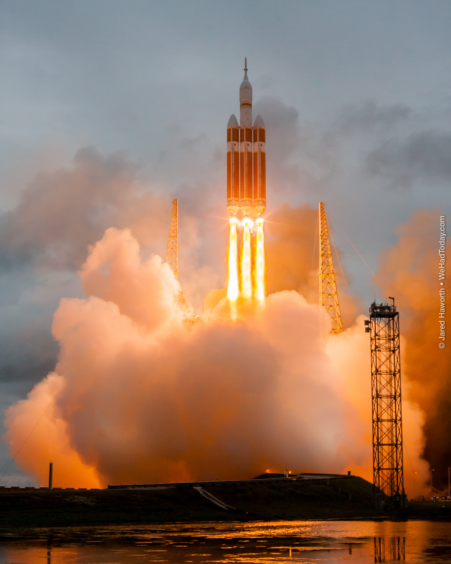 Delta IV Heavy carrying Orion lifts off from Cape Canaveral Air Force Station on December 5, 2014