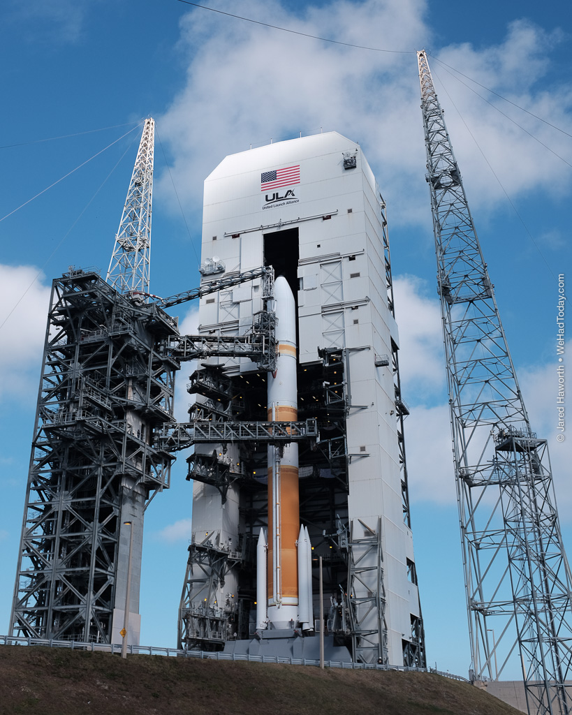 The Mobile Service Tower is retracted, revealing the Delta IV rocket.
